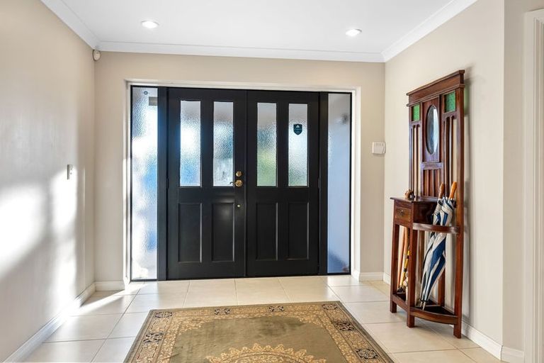 Photo of property in 14 Nugget Grove, Raumati Beach, Paraparaumu, 5032