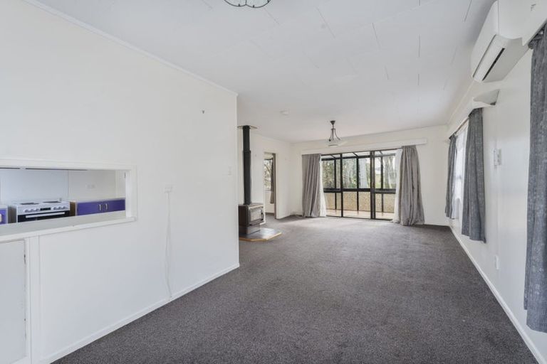 Photo of property in 1/19a Ribblesdale Road, Henderson, Auckland, 0612