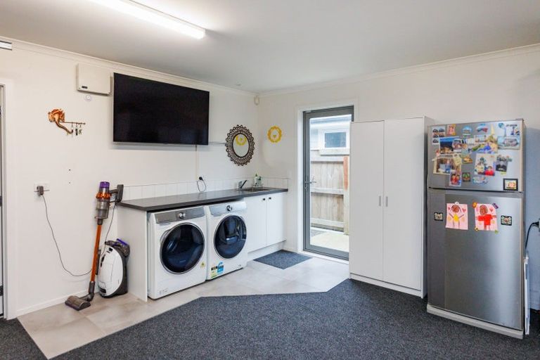 Photo of property in 12 Ivy Lane, Kelvin Grove, Palmerston North, 4414