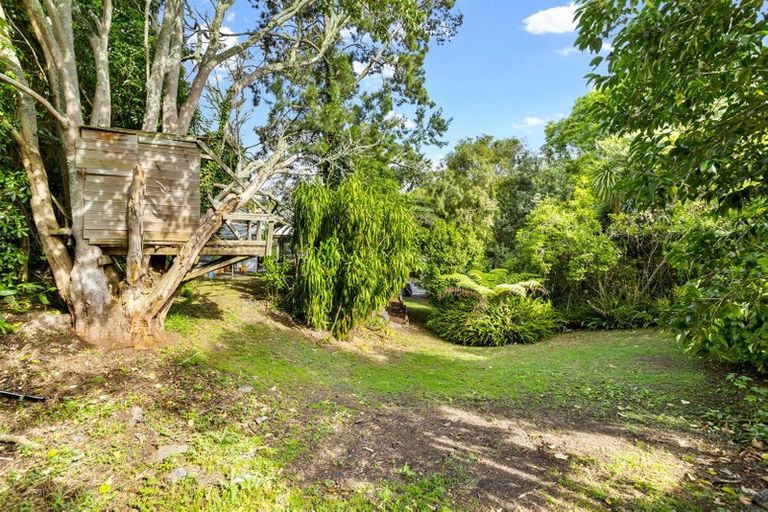 Photo of property in 37 Cyclarama Crescent, Massey, Auckland, 0614