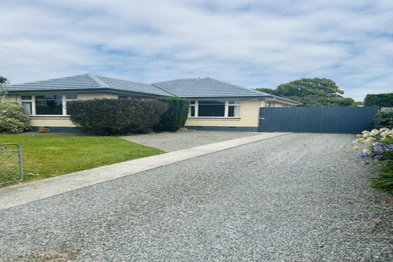Photo of property in 17 Pembroke Street, Avondale, Christchurch, 8061
