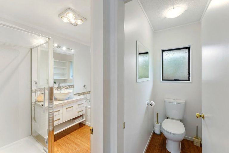 Photo of property in 5 Oakwood Grove, Paraparaumu Beach, Paraparaumu, 5032