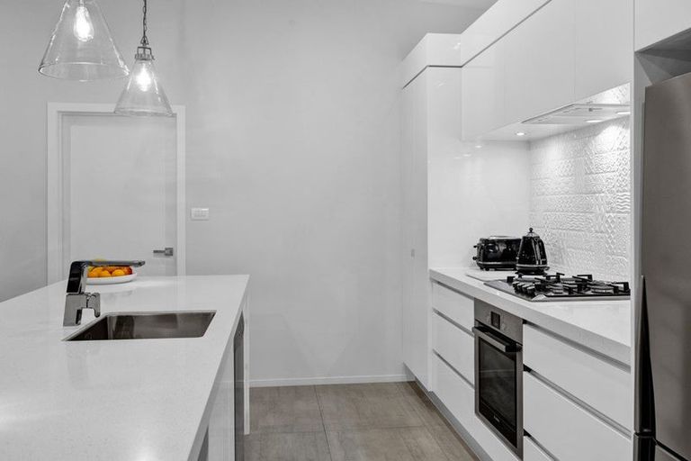 Photo of property in 17 Victoria Street, Hawera, 4610