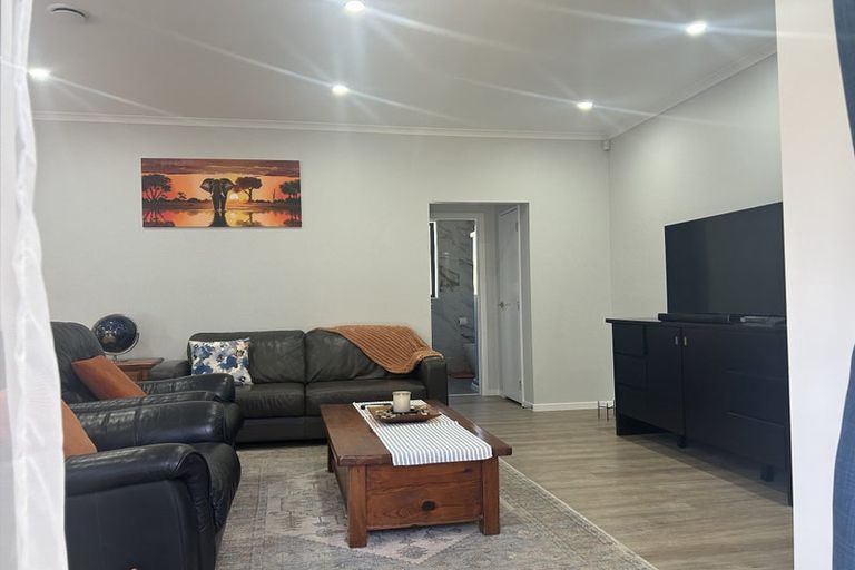 Photo of property in 203 Kyle Road, Greenhithe, Auckland, 0632