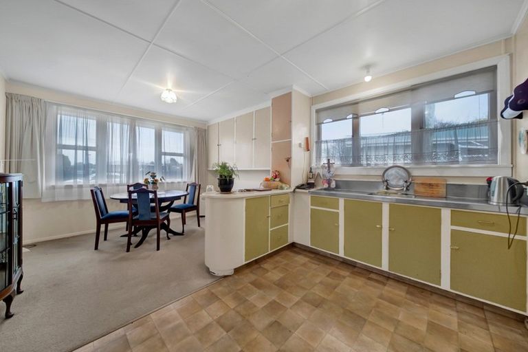 Photo of property in 49 Turuturu Road, Hawera, 4610