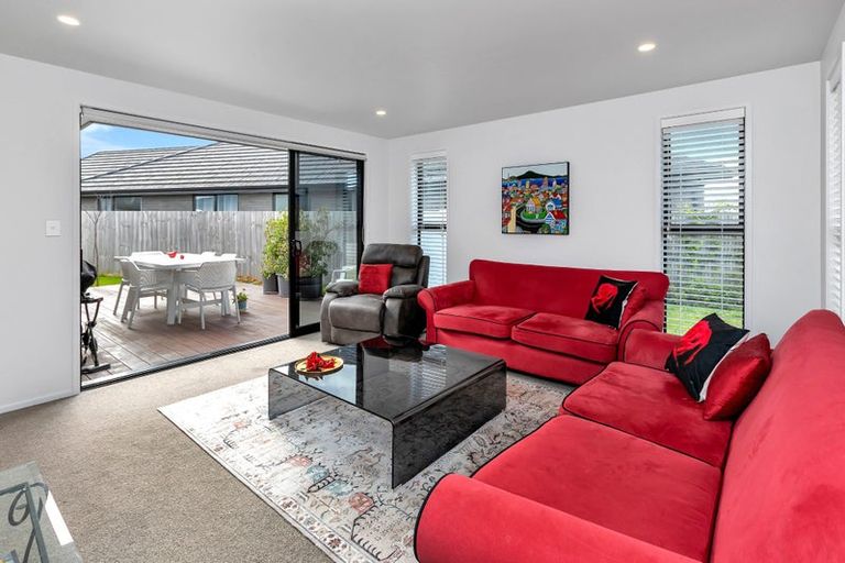 Photo of property in 1 Te Akau Place, One Tree Point, 0118