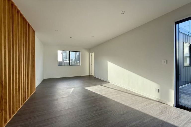 Photo of property in 43 Evergreen Parade, Rosehill, Papakura, 2113