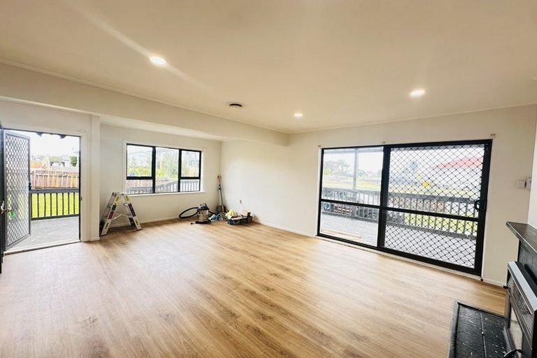 Photo of property in 43 Beaumonts Way, Manurewa, Auckland, 2102