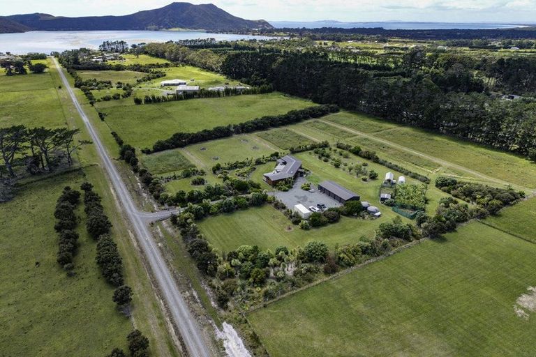 Photo of property in 4037b Far Road North, Pukenui, 0484