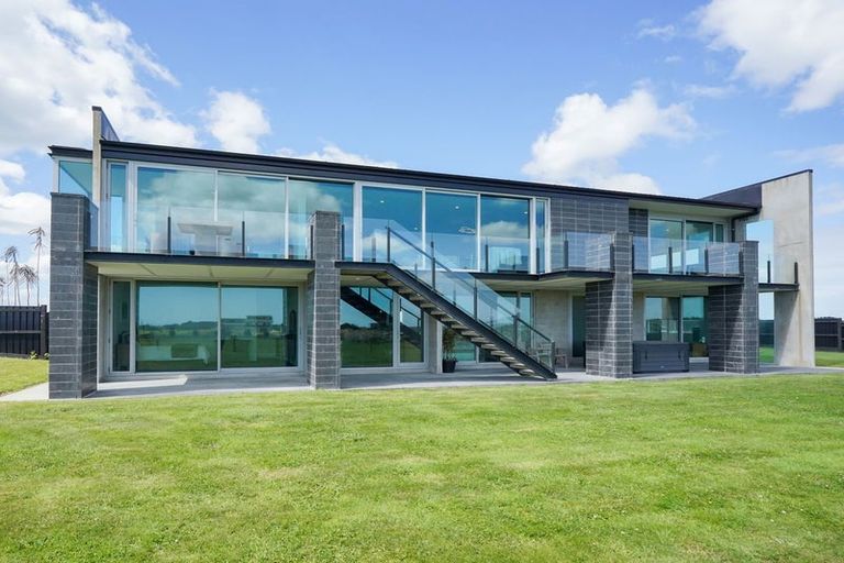 Photo of property in 89 Sunrise Drive, Seaward Bush, Invercargill, 9812