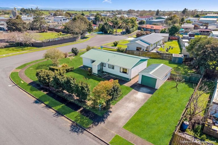 Photo of property in 2 Walton Place, Ngatea, 3503