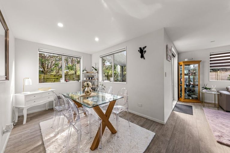Photo of property in 114 Grand Drive, Orewa, 0931