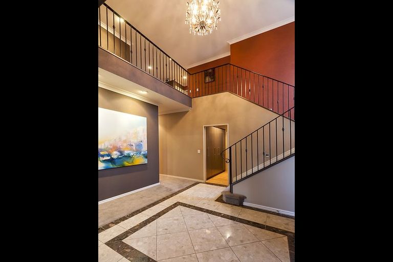 Photo of property in 124 John Brooke Crescent, East Tamaki Heights, Auckland, 2016