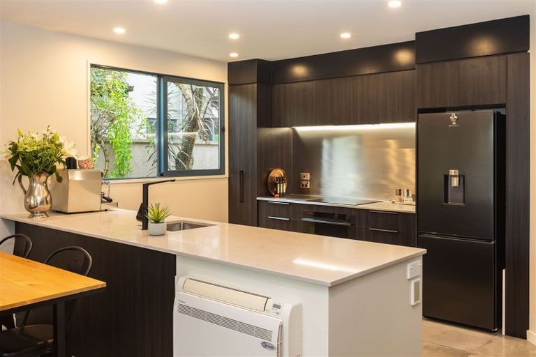 Photo of property in 105b Holly Road, St Albans, Christchurch, 8014