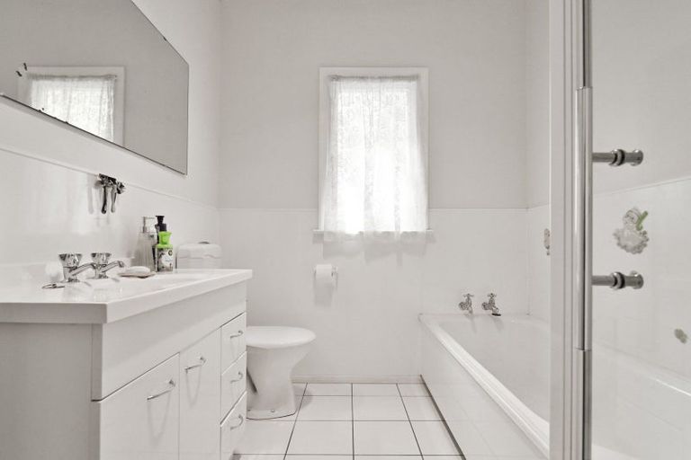 Photo of property in 407 Burnett Street, Mahora, Hastings, 4120