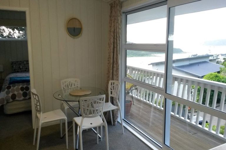 Photo of property in 14b Kahu Road, Paremata, Porirua, 5024