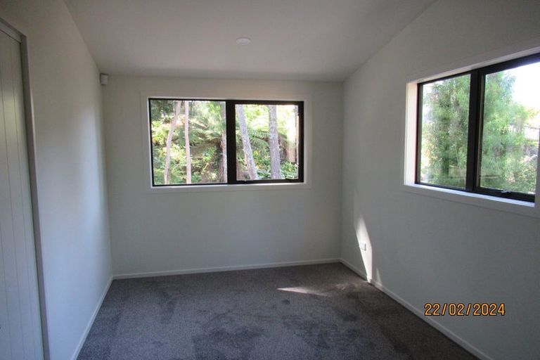 Photo of property in 5 Fernhaven Place, Massey, Auckland, 0614