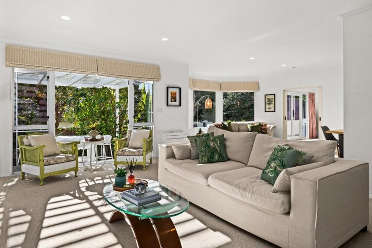 Photo of property in 9 Amner Place, Bluff Hill, Napier, 4110