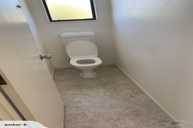 Photo of property in 18 Loughanure Place, Massey, Auckland, 0614