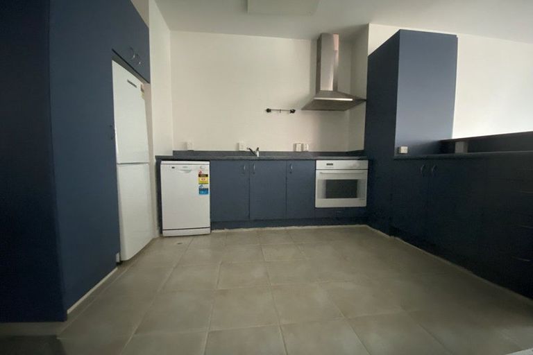 Photo of property in Terrace Tower Apartments, 10b/126 The Terrace, Wellington Central, Wellington, 6011