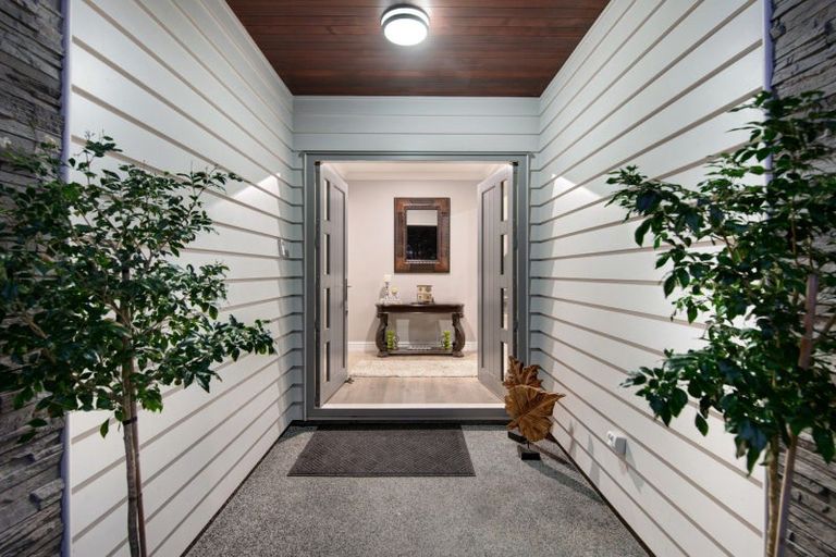 Photo of property in 12 Vera Court, Silverdale, 0932