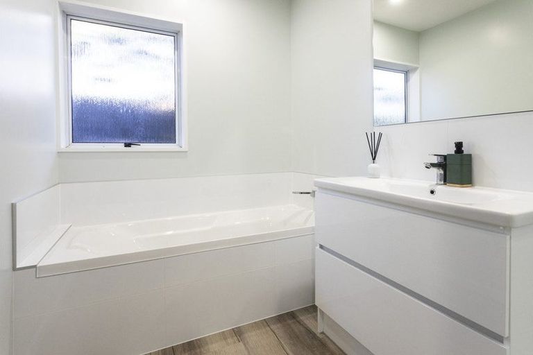 Photo of property in 2/3 Inglewood Place, Avonhead, Christchurch, 8042