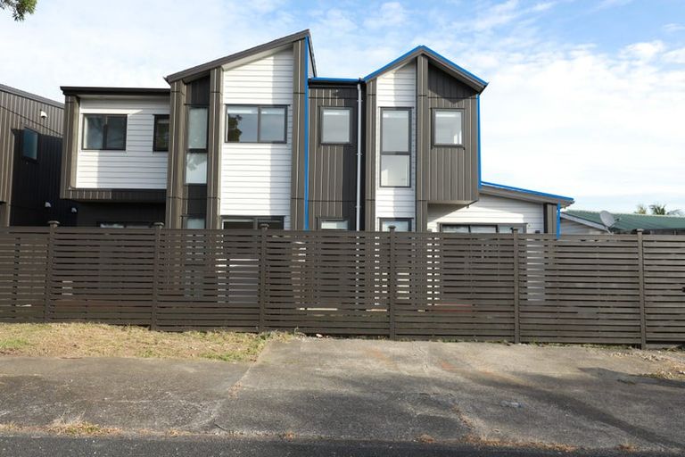 Photo of property in 2d Pinero Place, Bucklands Beach, Auckland, 2014