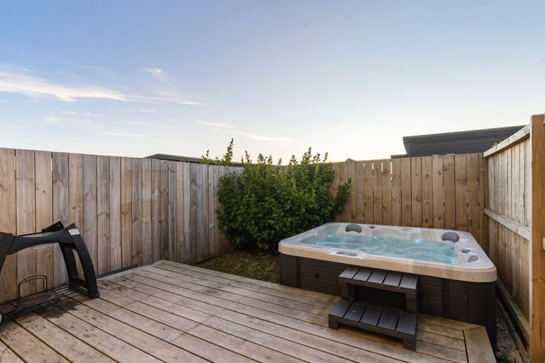 Photo of property in 14 Matakohe Road, Westgate, Auckland, 0814