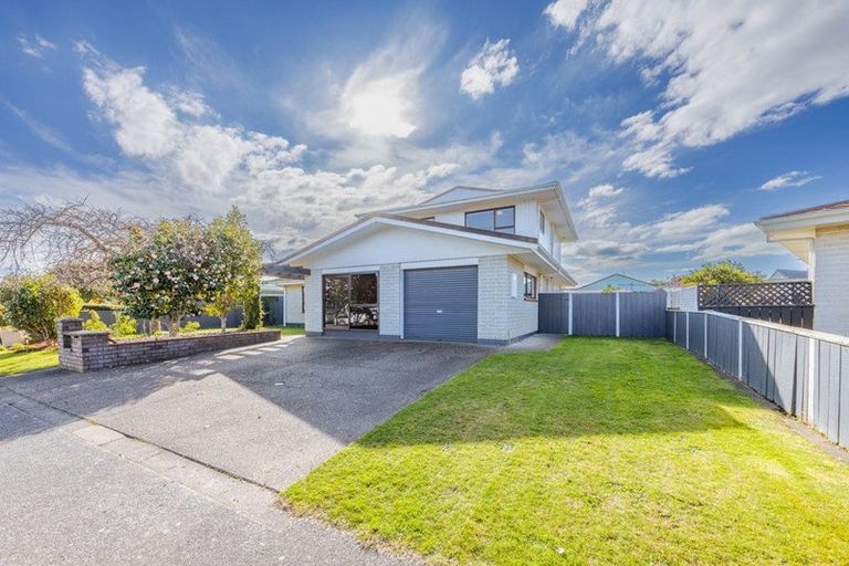 Photo of property in 48 Spriggs Crescent, Greenmeadows, Napier, 4112