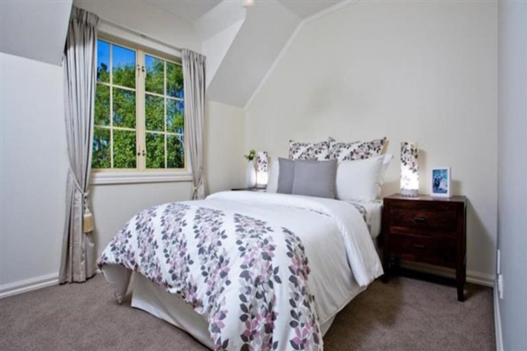 Photo of property in 12a Croft Lane, Riverhead, Albany, 0793