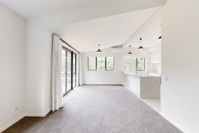 Photo of property in 13 Jacobsen Lane, Ngaio, Wellington, 6035