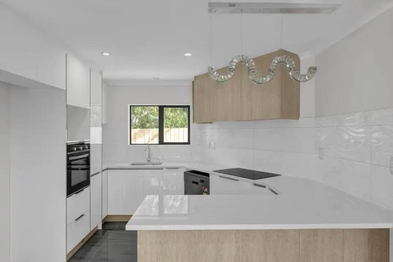 Photo of property in 15 Mckean Avenue, Manurewa, Auckland, 2102
