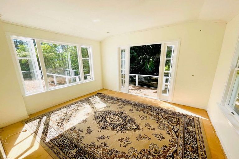 Photo of property in 163 Scenic Drive, Titirangi, Auckland, 0604