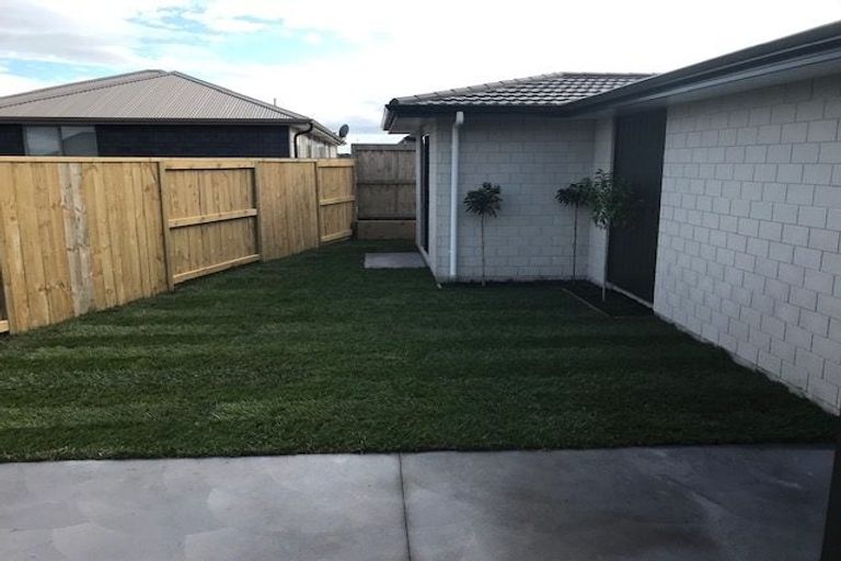 Photo of property in 25 Kotiate Street, Papamoa Beach, Papamoa, 3118