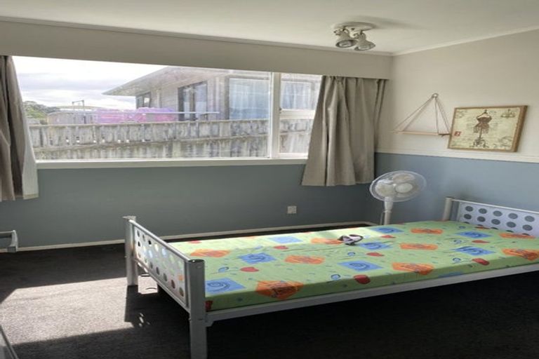 Photo of property in 199u3 Newlands Road, Newlands, Wellington, 6037