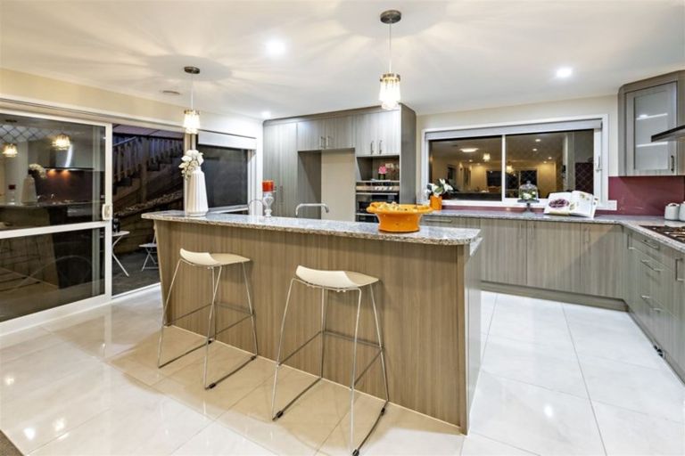 Photo of property in 33 Lucca Crescent, Flat Bush, Auckland, 2019