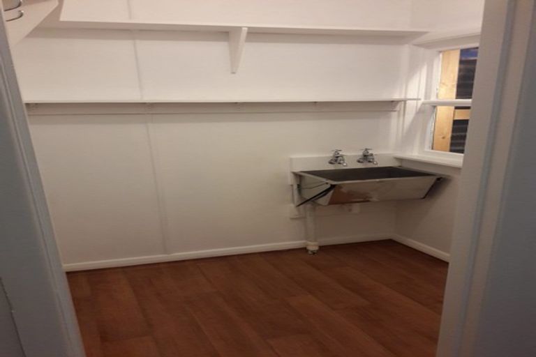 Photo of property in 37 Tremewan Street, Tawa, Wellington, 5028