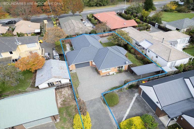 Photo of property in 7 Broadfell Avenue, Avonhead, Christchurch, 8042