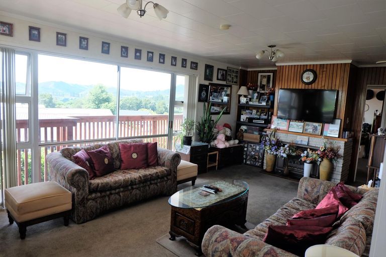 Photo of property in 28 Mcvie Road, Huntly, 3700