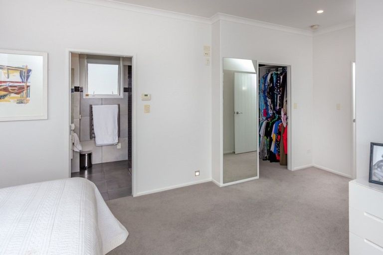 Photo of property in 100 Pacific View Drive, Whangamata, 3620