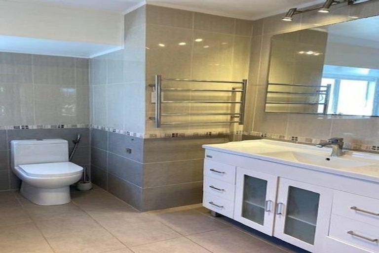 Photo of property in 1/7 Nakhle Place, Manurewa, Auckland, 2105