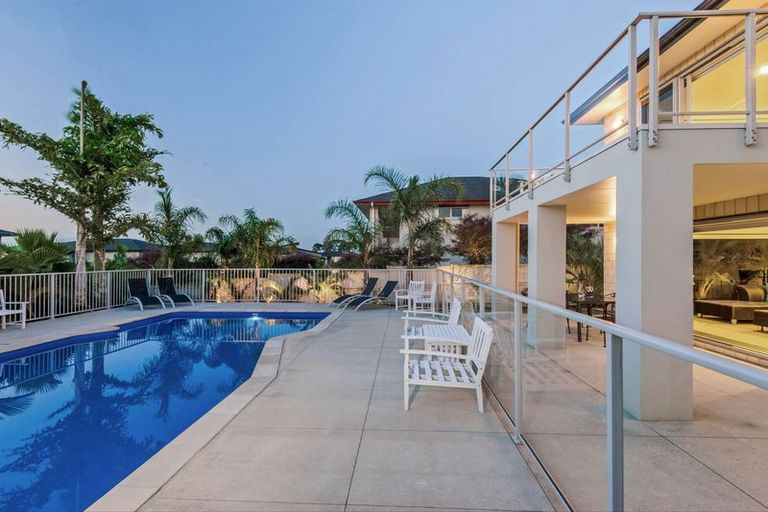 Photo of property in 9 Fairbairn Place, East Tamaki Heights, Auckland, 2016