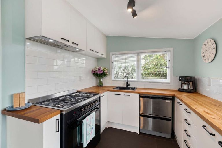 Photo of property in 19 Rautawhiri Road, Helensville, 0800