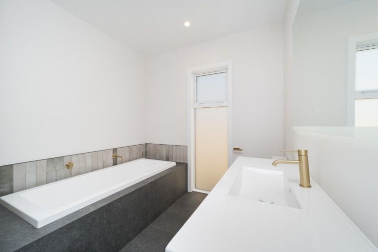 Photo of property in 42c Batt Street, West End, Palmerston North, 4410