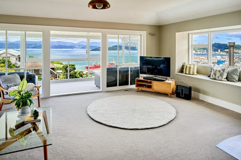 Photo of property in 11 Lower Watt Street, Wadestown, Wellington, 6012