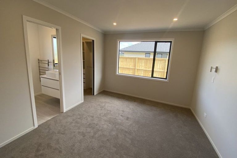 Photo of property in 35a Leathem Crescent, Pokeno, 2402