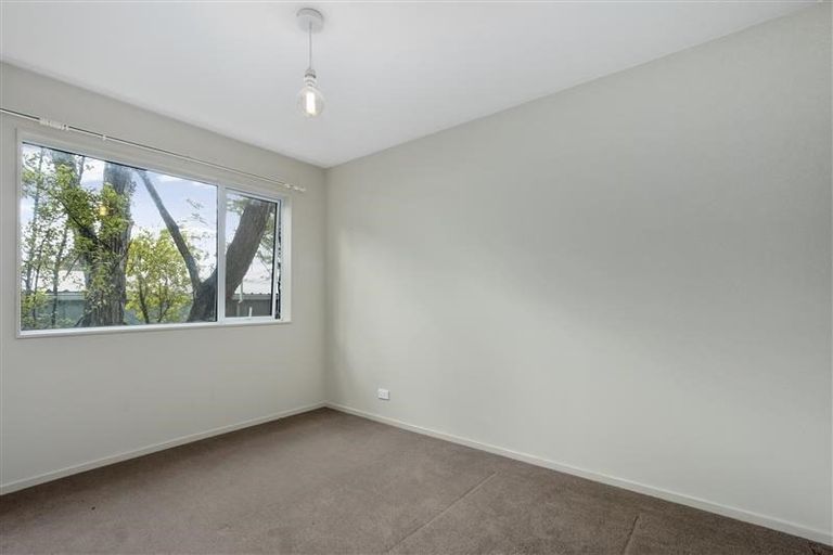 Photo of property in 40h Konini Road, Titirangi, Auckland, 0604