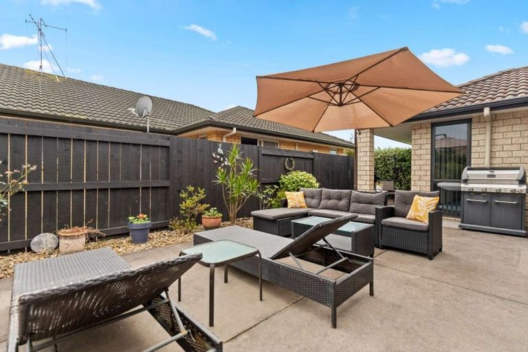 Photo of property in 28 Seabreeze Place, Papamoa Beach, Papamoa, 3118