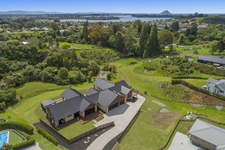Photo of property in 43r Oceana Drive, Welcome Bay, Tauranga, 3175