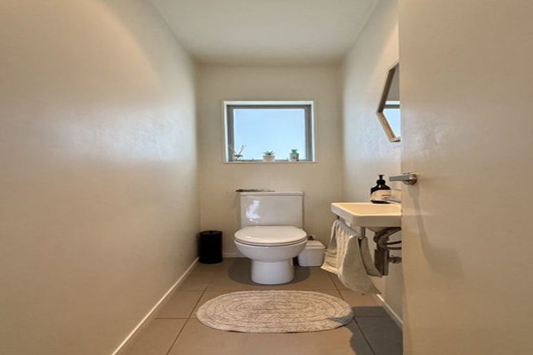Photo of property in 250a Fergusson Drive, Heretaunga, Upper Hutt, 5018